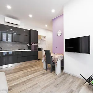  Apartamento Guesthost - Lovely Near Piazza Firenze!